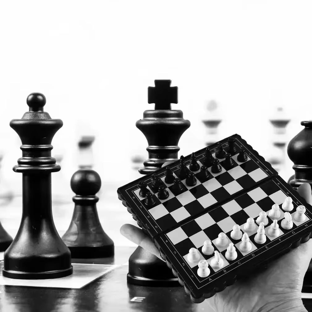 1Pc Mini Magnetic  Chess Set   – Board Game For Kids Bewertung und Preis